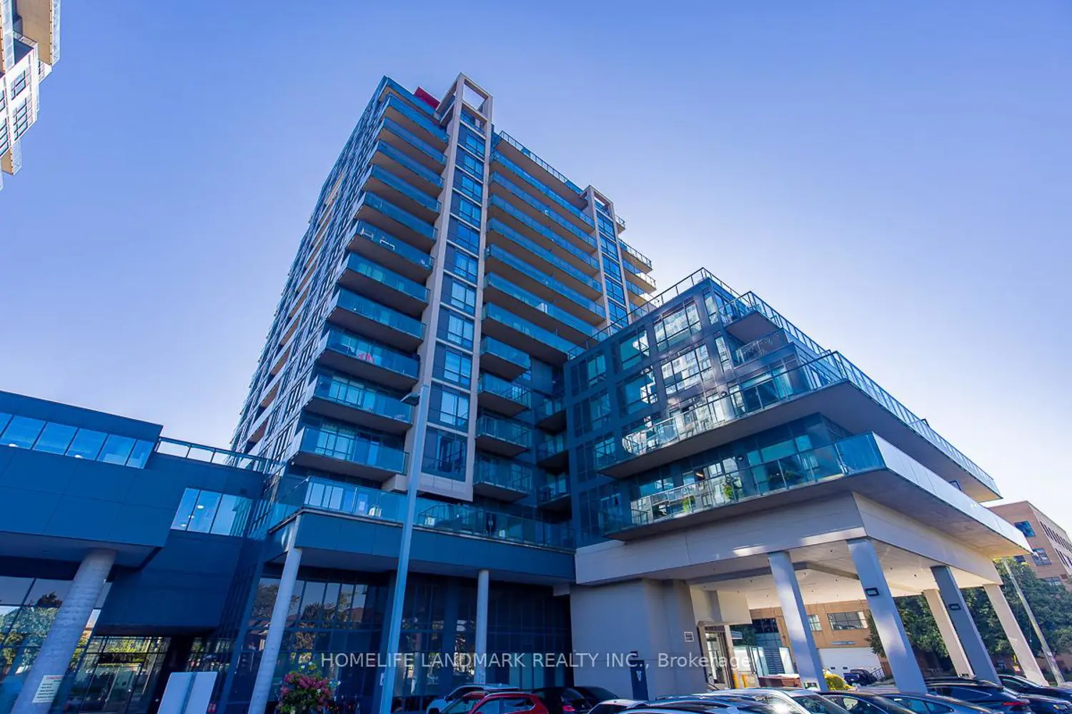 9088 Yonge Street photo 2