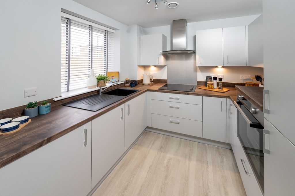 Additional image 3 of 2 bed flat to rentGoring Street, Goring-By-Sea, Worthing BN12