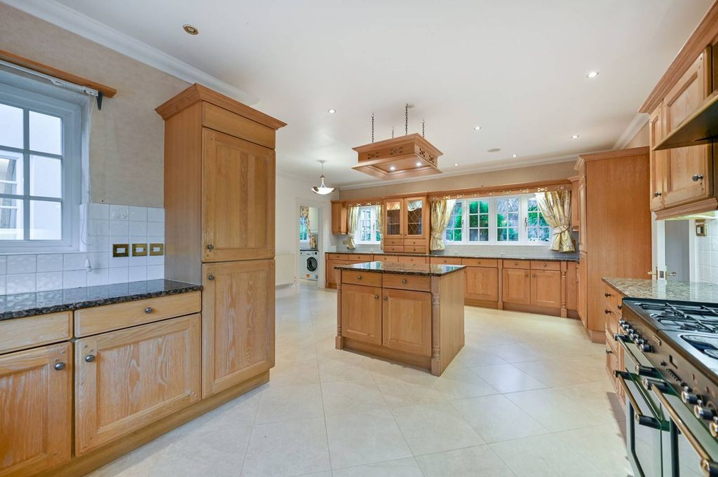 Additional image 10 of 5 bed detached house to rentWentworth Drive, Virginia Water GU25