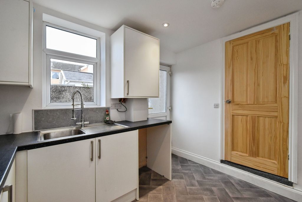 Additional image 9 of 3 bed property to rentGron Road, Ammanford SA18