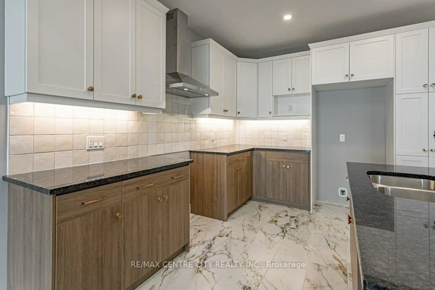 Additional image 5 of 1596 Noah Bend