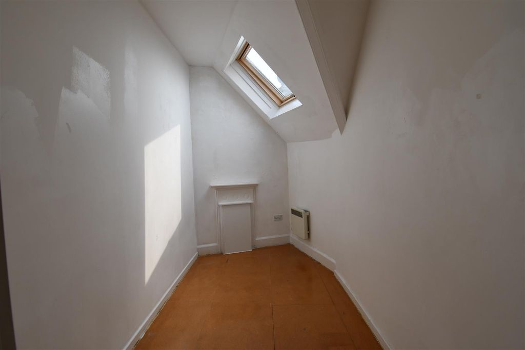 Additional image 9 of 2 bed flat to rent41 Dock View Road, Barry CF63
