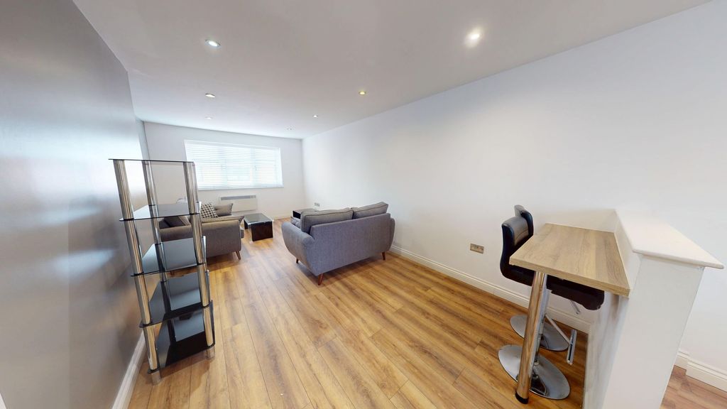 Additional image 4 of 2 bed flat to rentMint Drive, Hockley B18