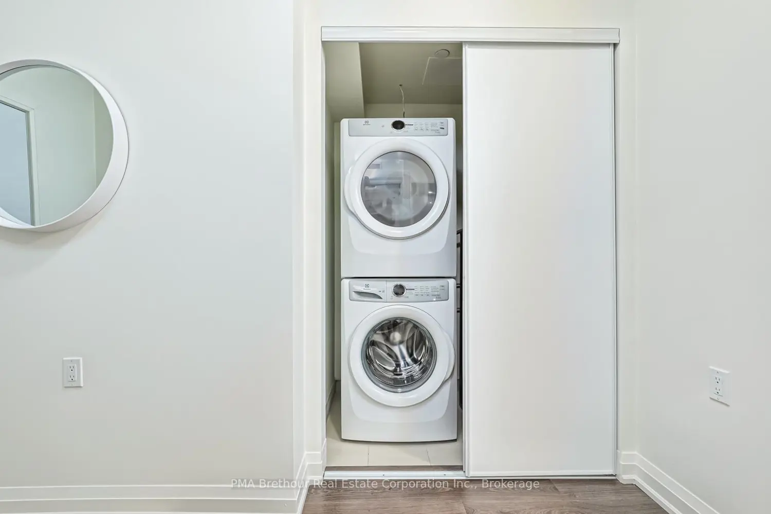 Additional image 12 of 17 Spooner Crescent 202