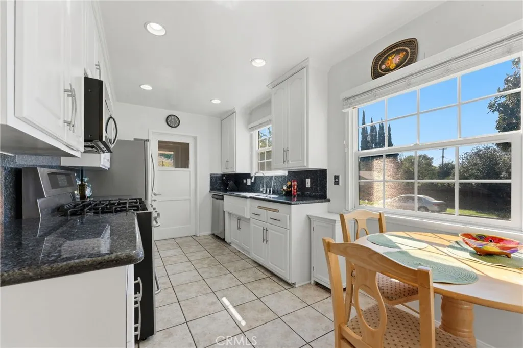 Additional image 10 of 6524 Forbes Ave, Lake Balboa, CA 91406