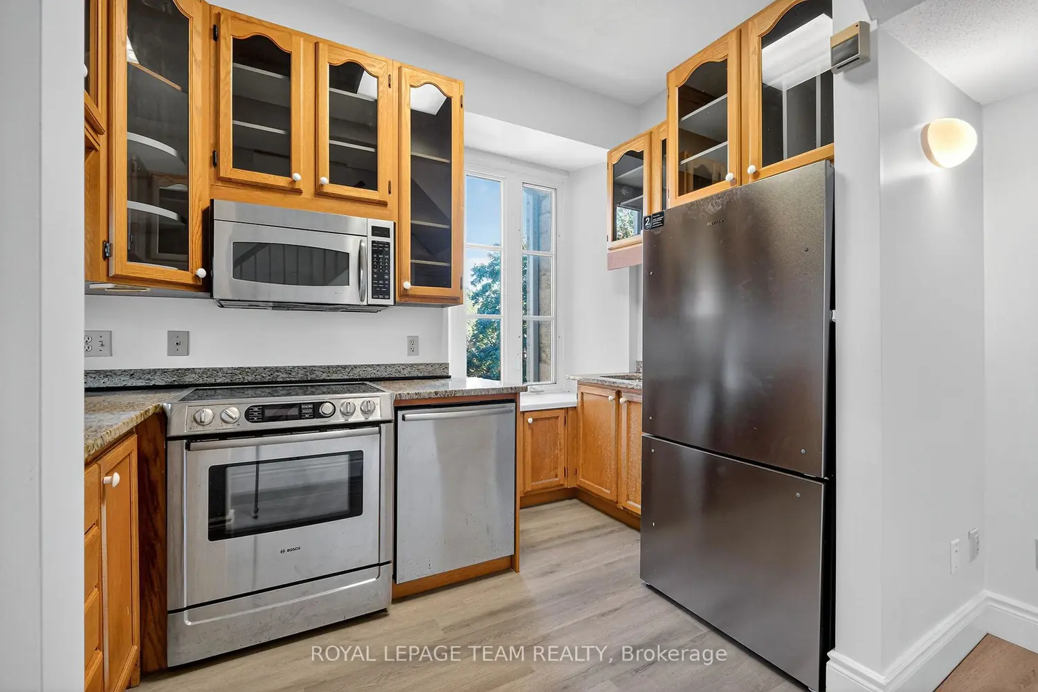635 Richmond Road 6 photo 3