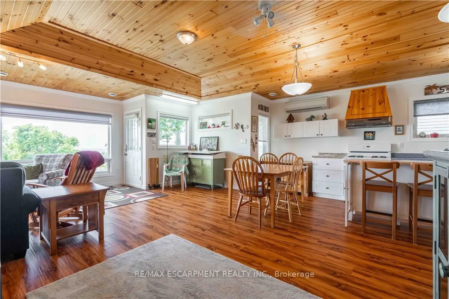 Additional image 7 of 2399 Lakeshore Road