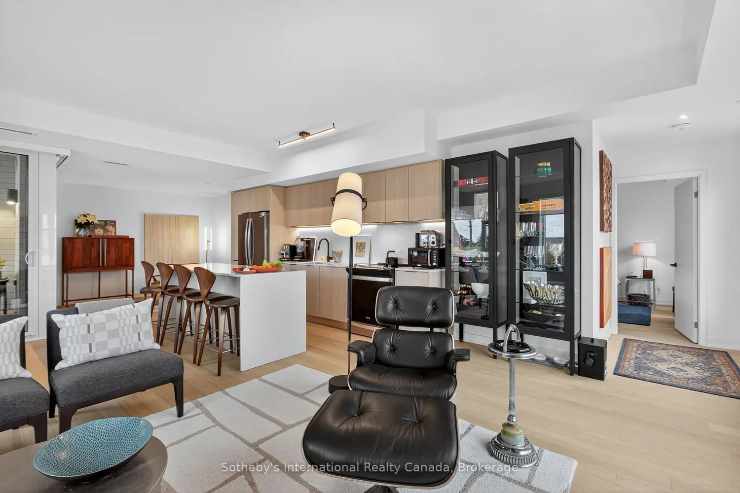 Additional image 16 of 31 Huron Street 224