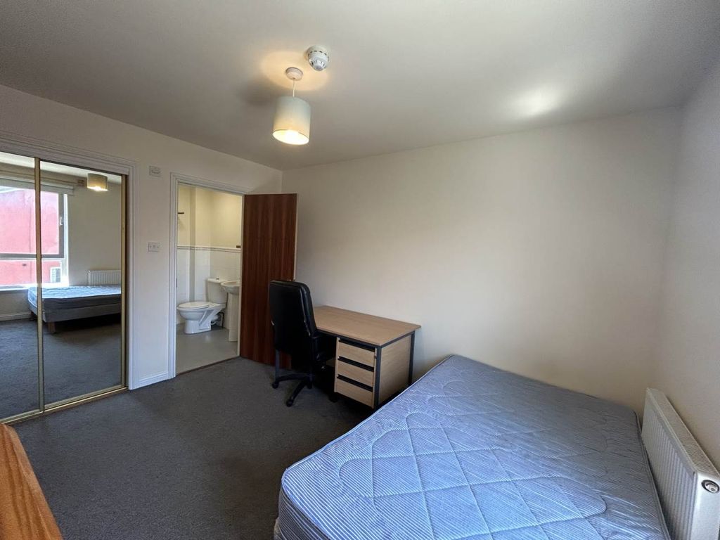 Additional image 18 of 5 bed town house to rentBrook Gardens, Dundee DD1