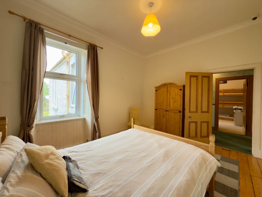 Additional image 10 of 4 bed flat to rentRoyal Crescent, Dunoon, Argyll & Bute PA23