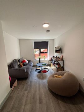 Apartment 2, 1 Roscoe Street L1