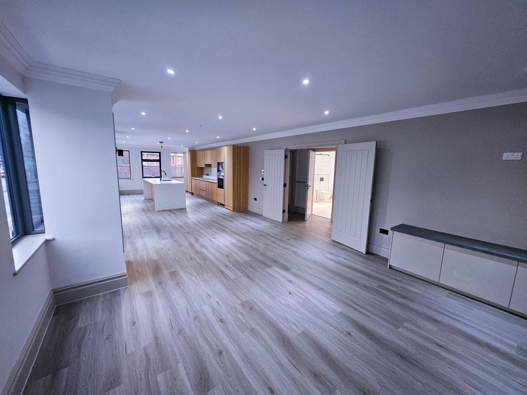 Additional image 3 of 4 bed flat to rentBoughton, Chester CH3