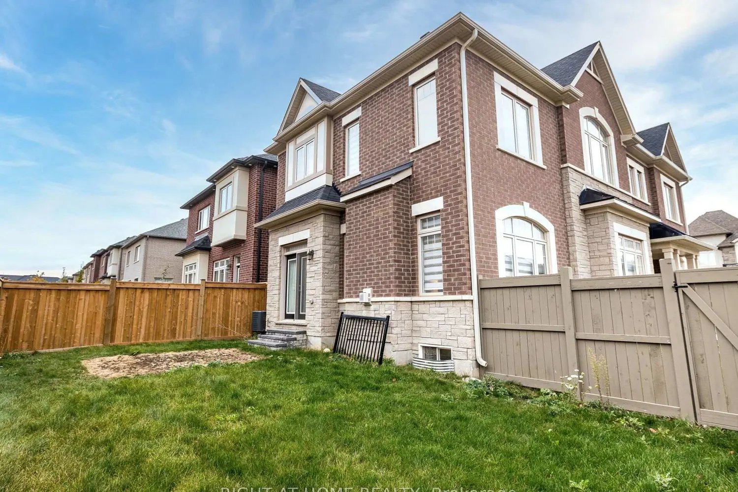 Additional image 20 of 95 Viva Gardens