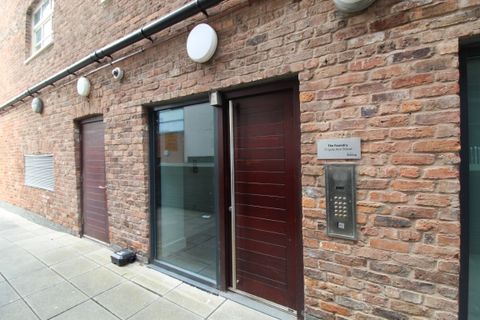 Lydia Ann Street, City Centre L1