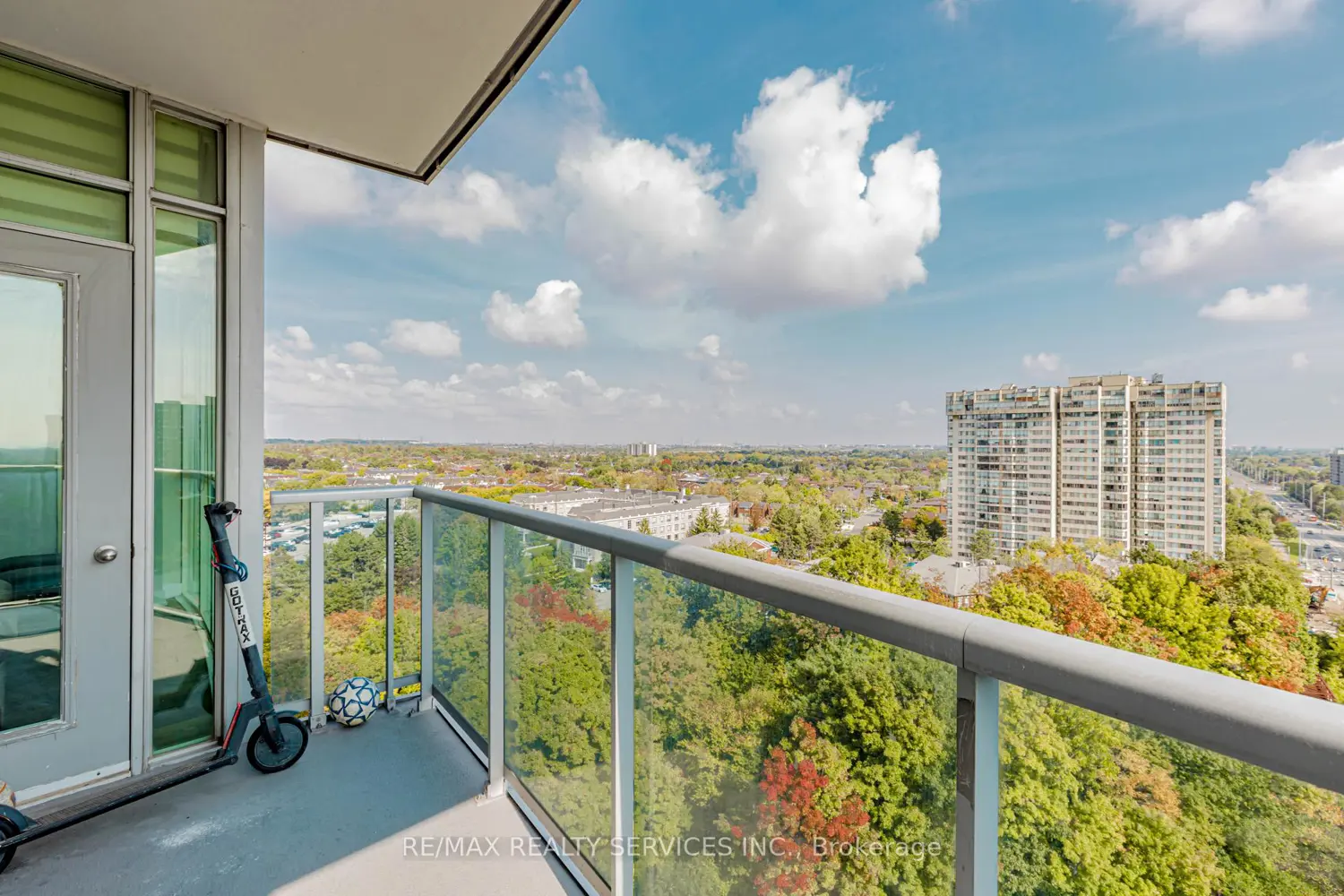 Additional image 17 of 90 Absolute Avenue 1203