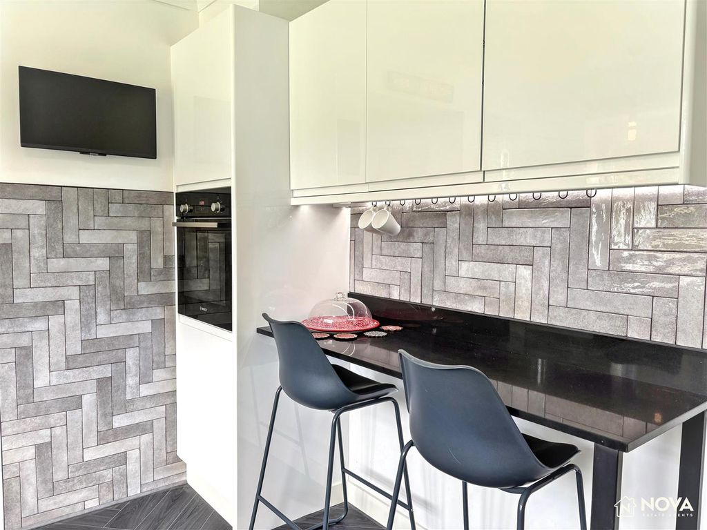 Additional image 12 of 4 bed detached house to rentOld Bedford Road, Luton LU2