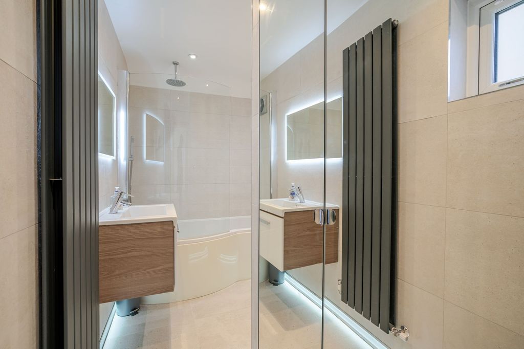 Additional image 7 of 2 bed flat to rentLondon Road, Ascot SL5