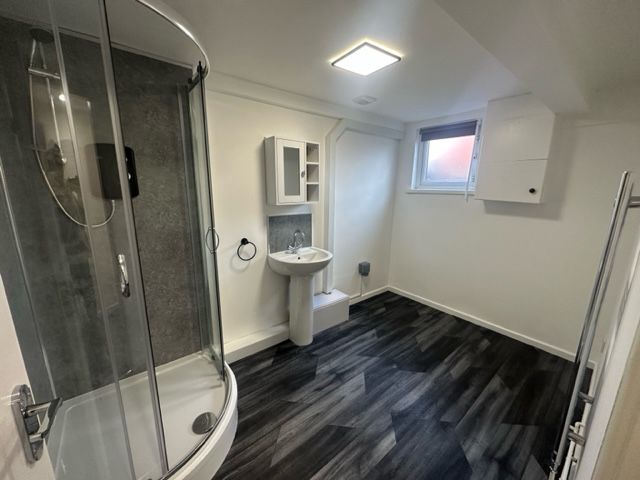 Additional image 4 of 3 bed terraced house to rentBeechwood View, Burley, Leeds LS4