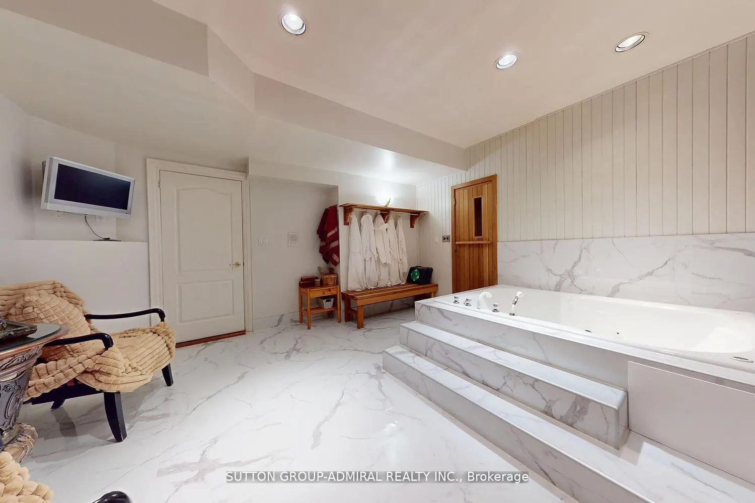 Additional image 15 of 220 King High Drive