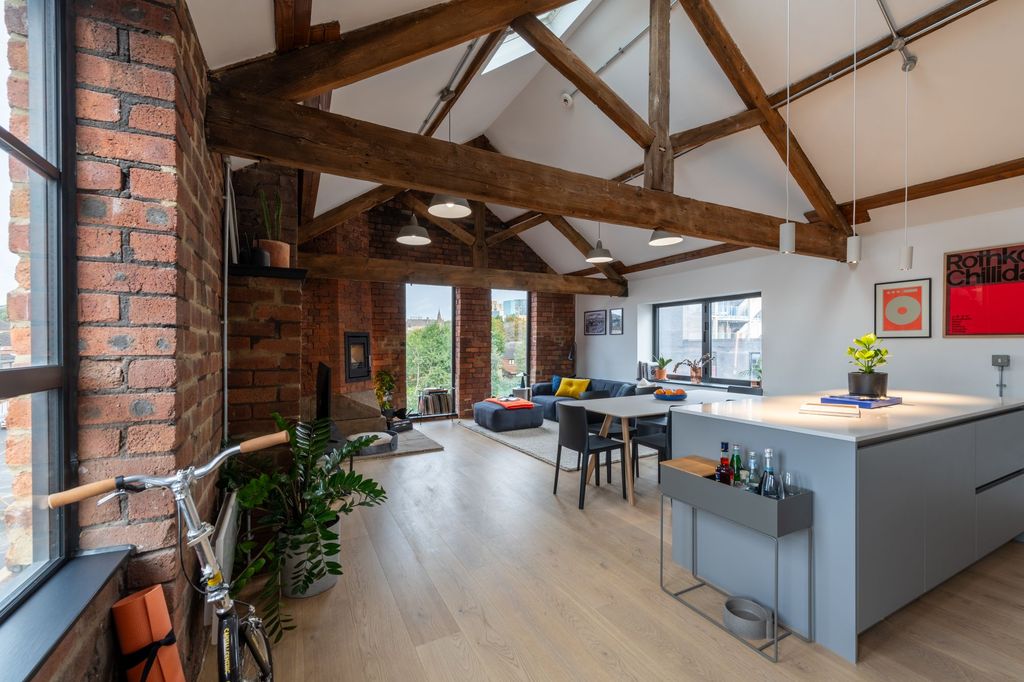 3 bed town house to rentMilton Street, Sheffield S3