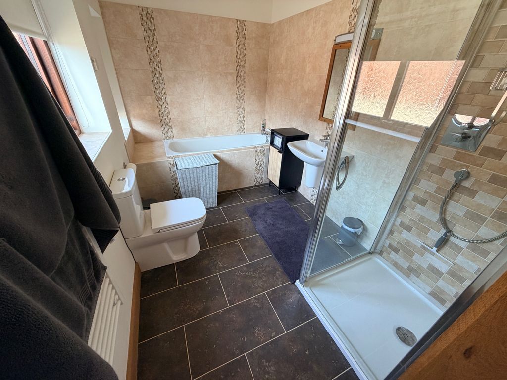 Additional image 5 of 2 bed flat to rentLeacroft, Burton-On-Trent DE13