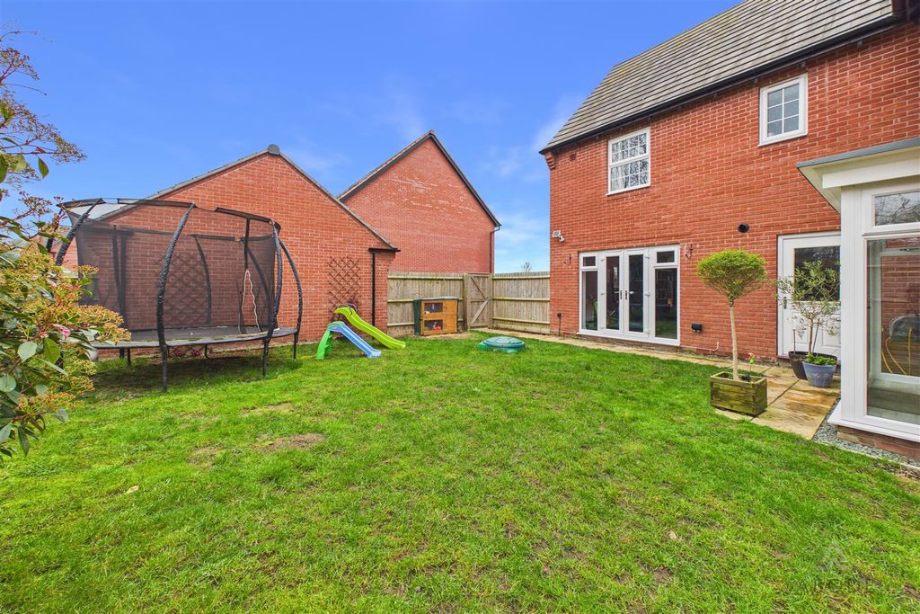 Additional image 26 of 5 bed detached house to rentGalloway Road, Drakelow, Burton-On-Trent DE15