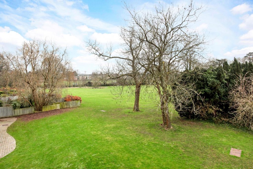 Additional image 18 of 2 bed flat to rentLongbourn, Windsor SL4