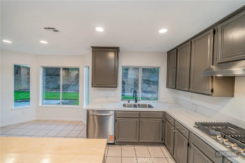 Additional image 18 of 2674 La Morada Dr, Rialto, CA 92377