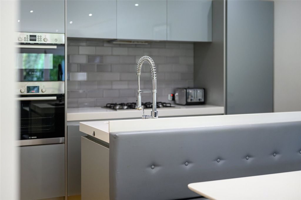 Additional image 5 of 2 bed flat to rentAdlington Road, Wilmslow, Cheshire SK9