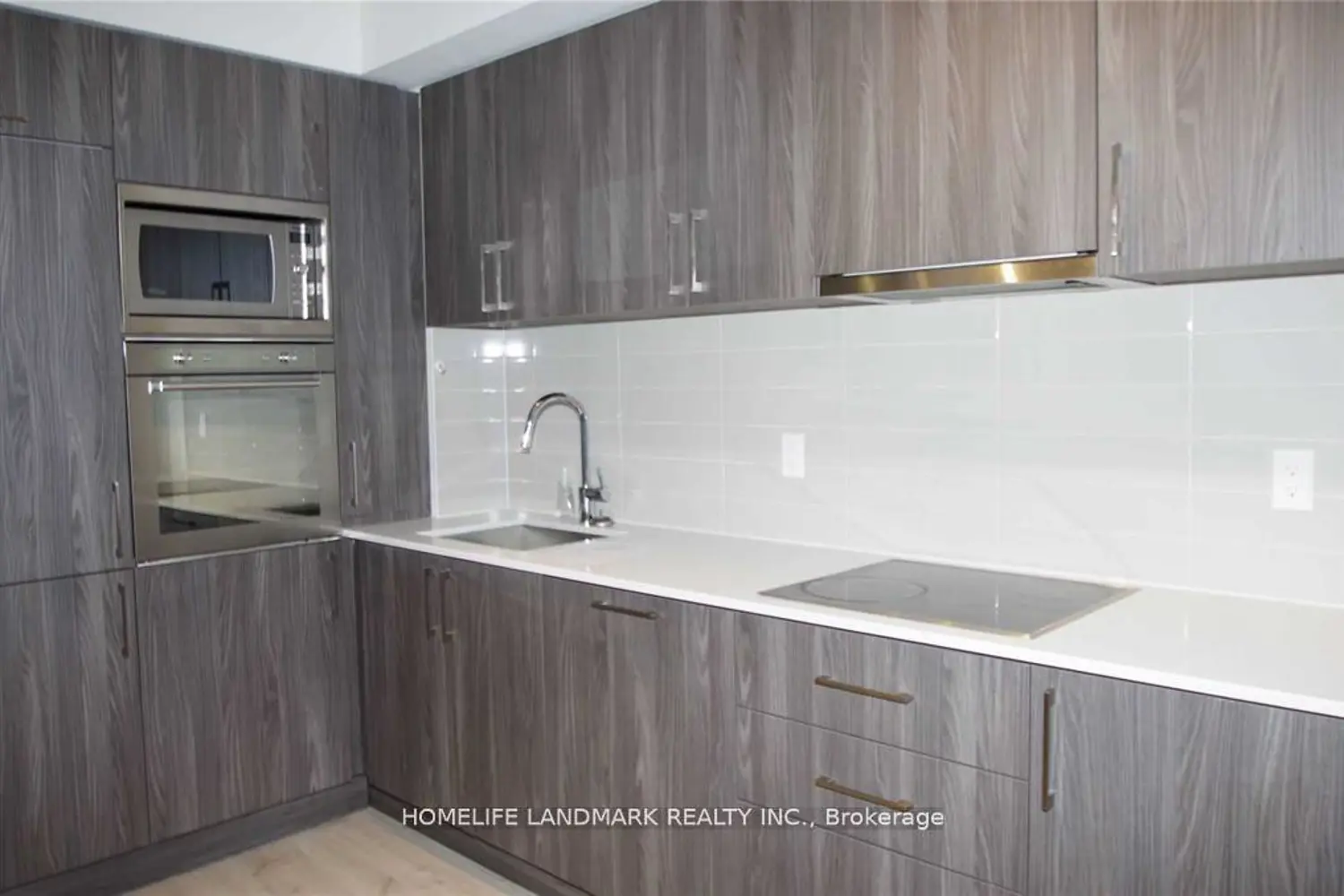 Additional image 10 of 27 Bathurst Street 1113