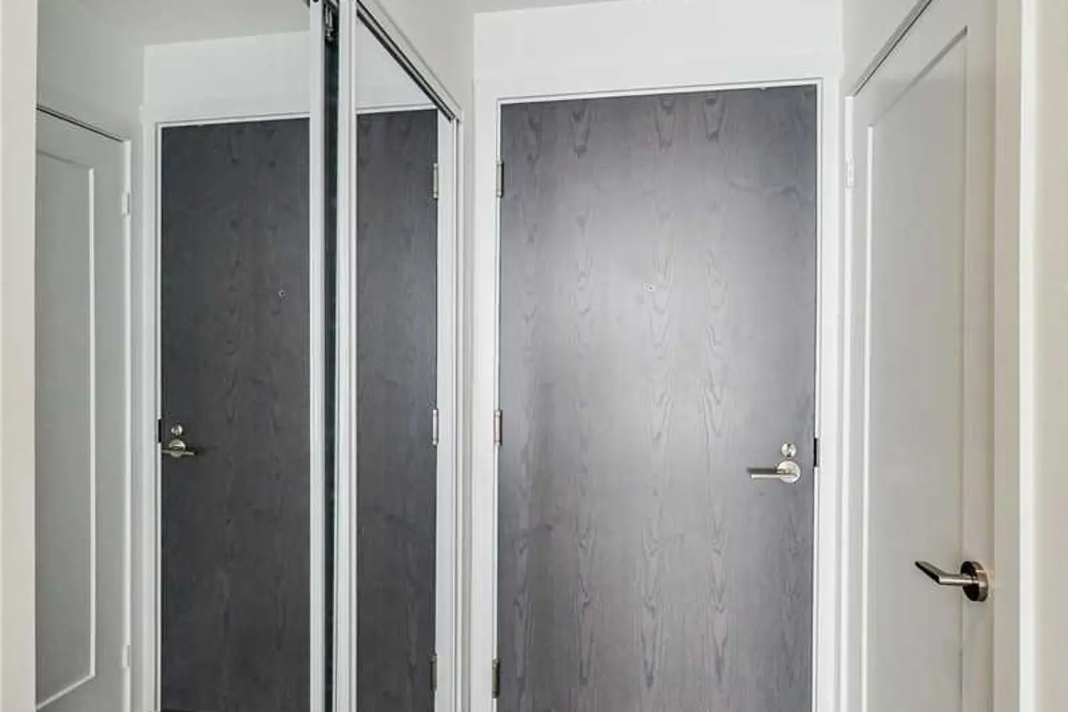 Additional image 11 of 7 Mabelle Avenue 1008A