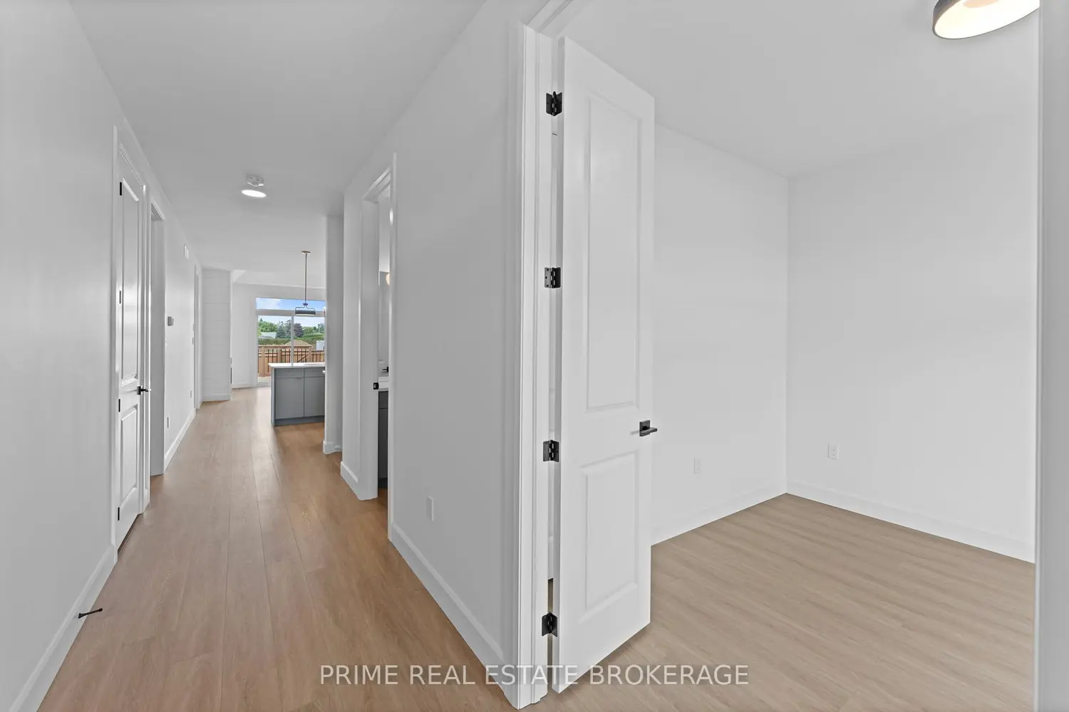 Additional image 2 of 110 Coastal Crescent 1