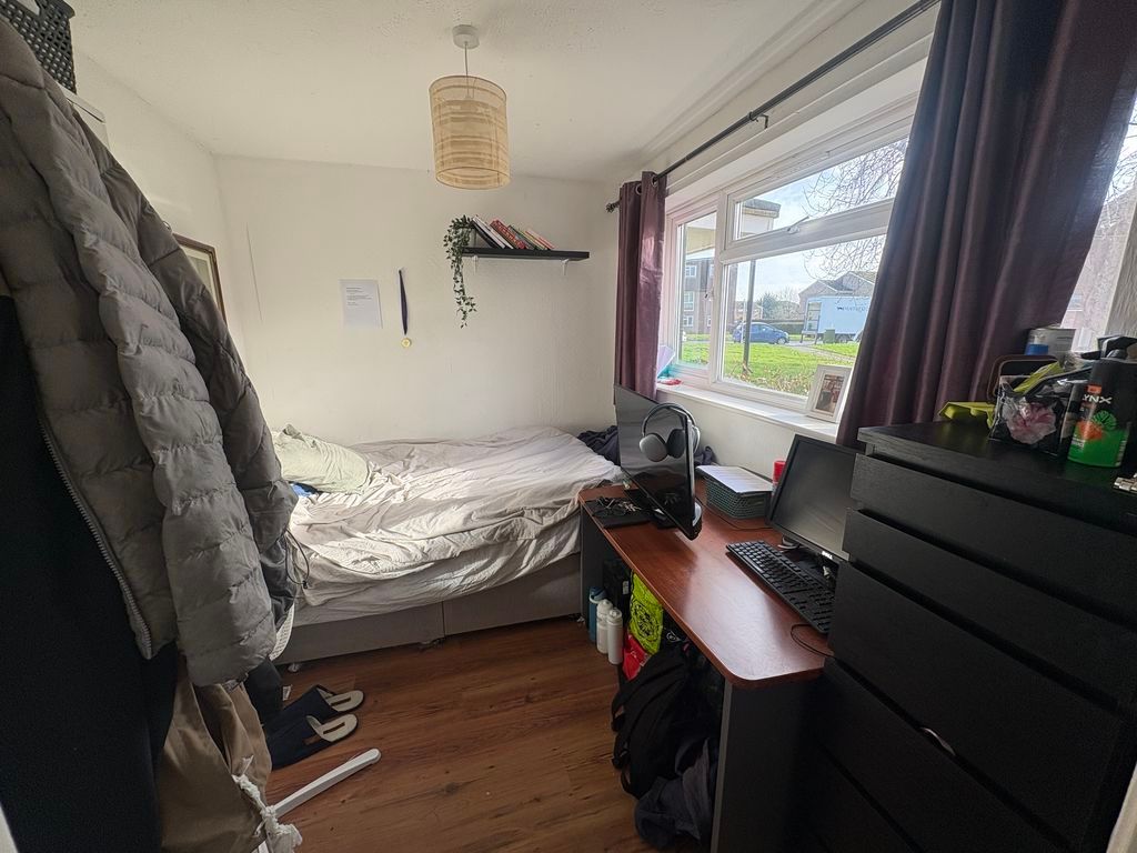 Additional image 4 of 5 bed terraced house to rentBradshaw Road, Chichester PO19