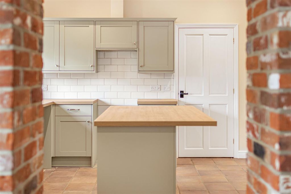 Additional image 6 of 4 bed property to rentChurch Hill, Lidgate, Newmarket CB8