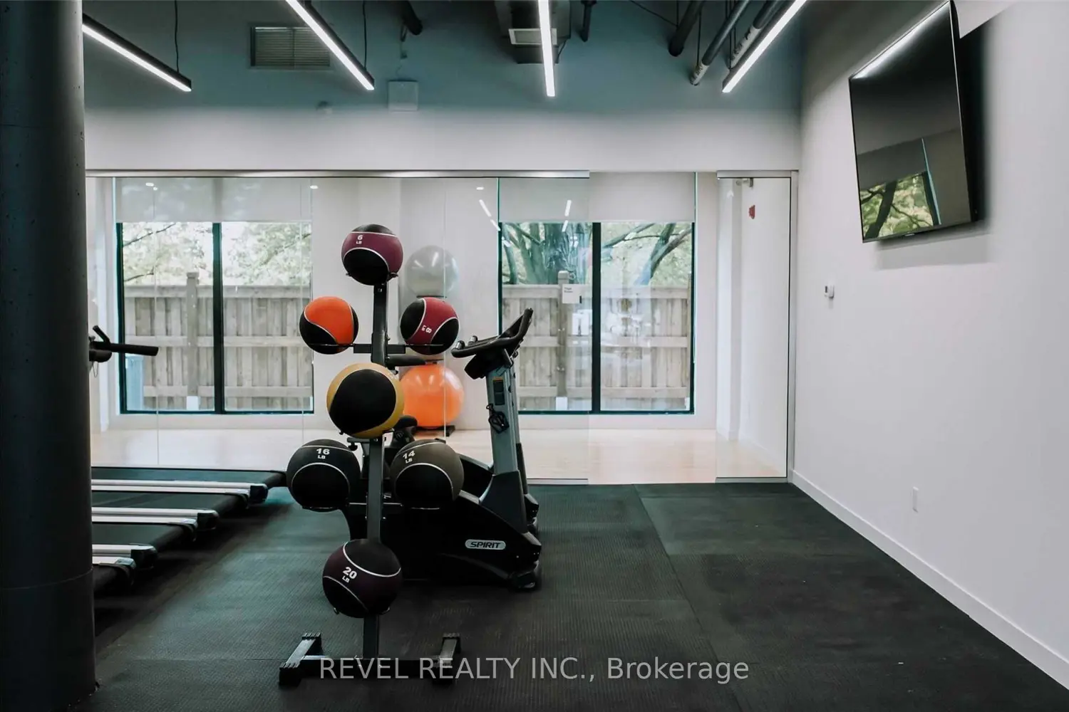 Additional image 20 of 1800 Simcoe Street 204