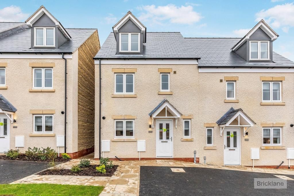 4 bed semi-detached house to rentAirfield Way, Weldon Park, Corby, Northants NN17
