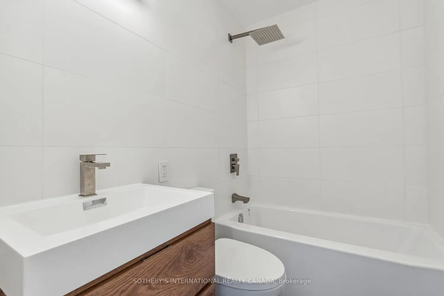 Additional image 12 of 581 Avenue Road 1005