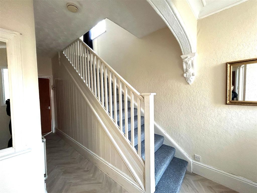 Additional image 3 of 4 bed end terrace house to rentGolf Road, New Inn, Pontypool NP4