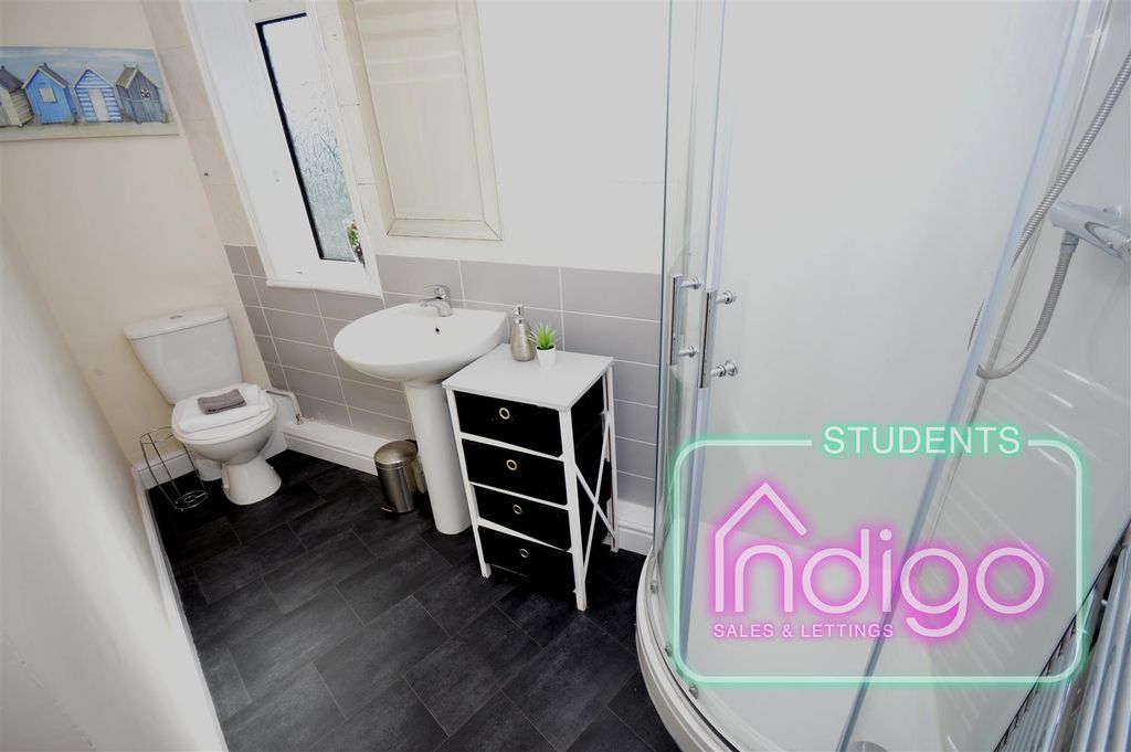 Additional image 12 of 5 bed property to rentAshfields New Road, Newcastle ST5