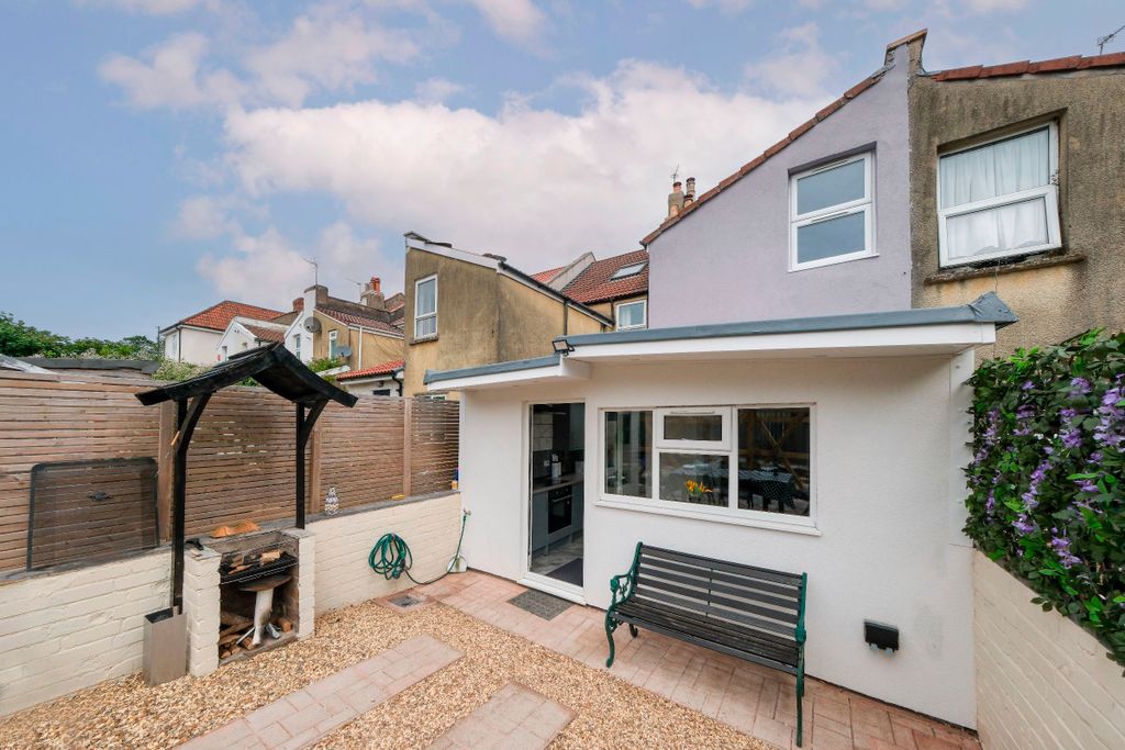 Additional image 19 of 5 bed semi-detached house to rentDouglas Road, Horfield, Bristol BS7