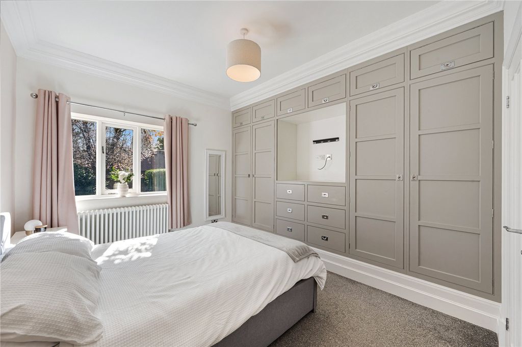 Additional image 12 of 2 bed flat to rentAdlington Road, Wilmslow, Cheshire SK9