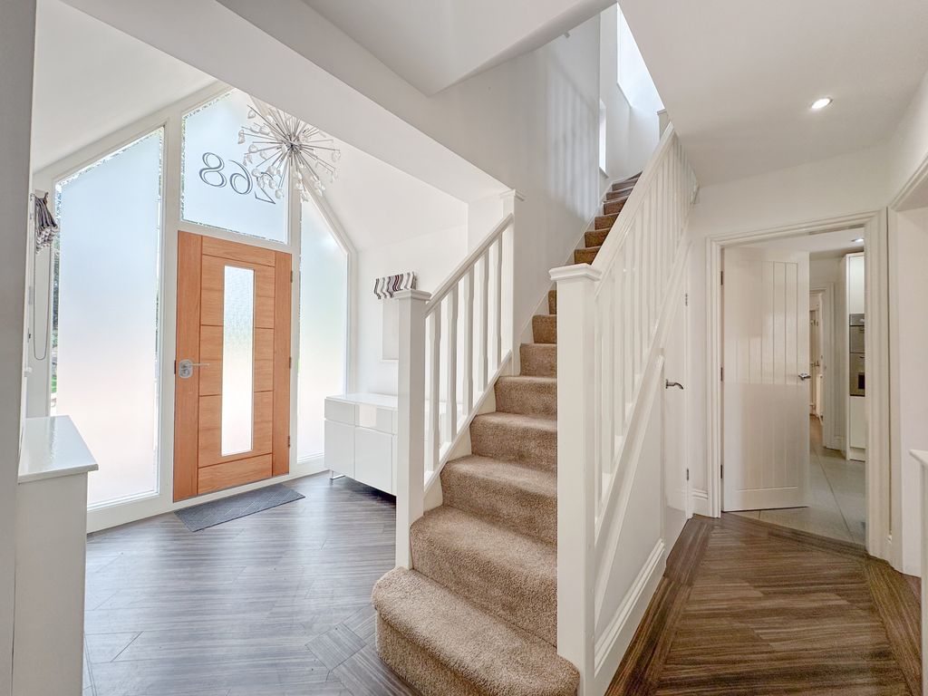 6 bed detached house to rentEndon ST9 photo 4