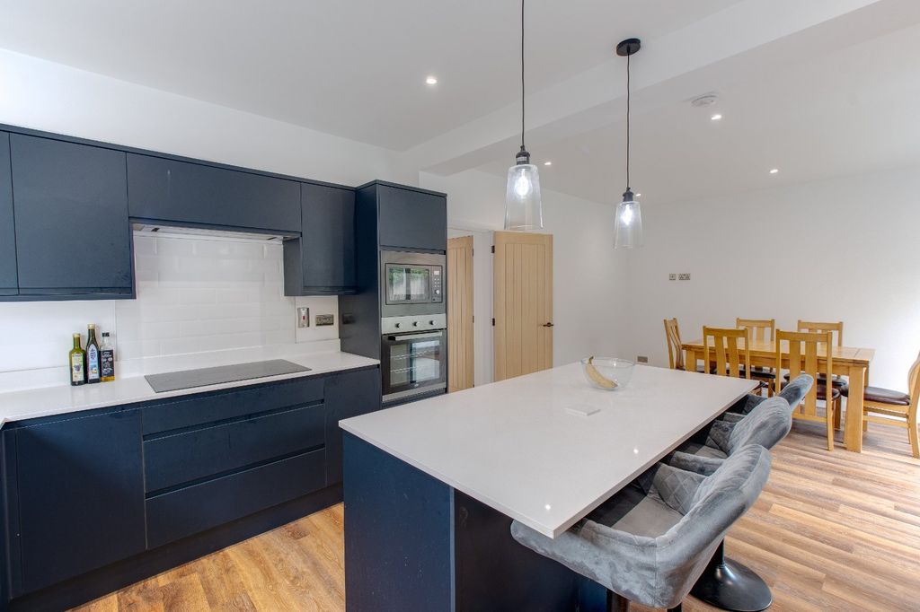 Additional image 2 of 4 bed detached house to rentStoke Road, Bromsgrove, Worcestershire B60