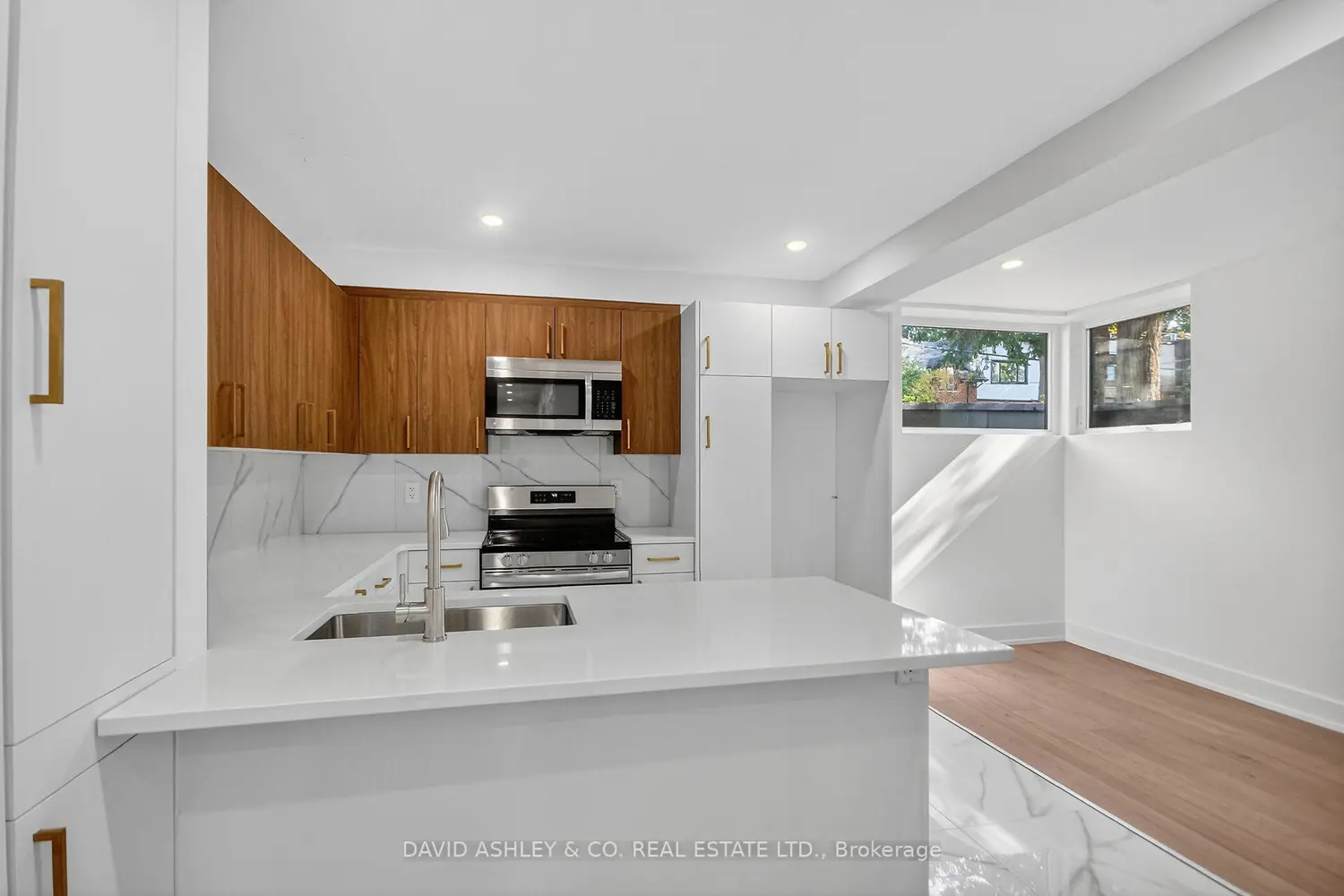612 Tweedsmuir Avenue photo 2