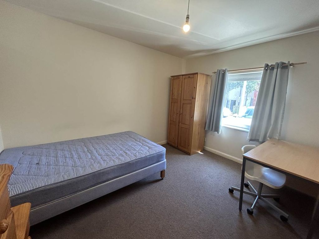 Additional image 5 of 5 bed town house to rentBrook Gardens, Dundee DD1