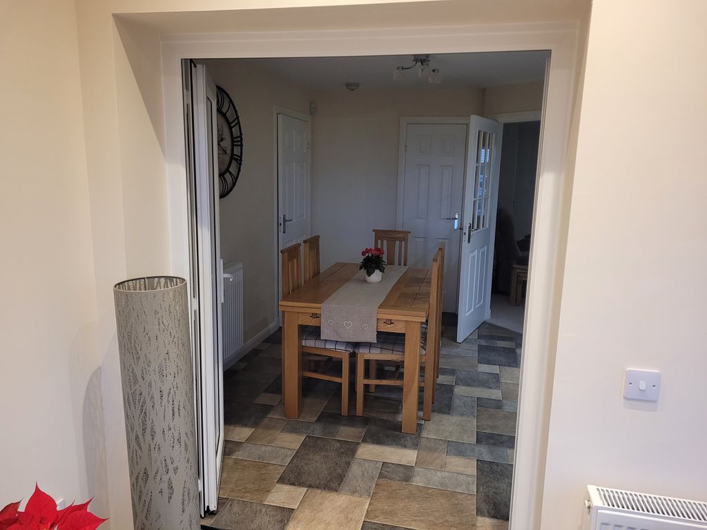 Additional image 9 of 3 bed detached house to rentBedlormie Place, Falkirk FK2