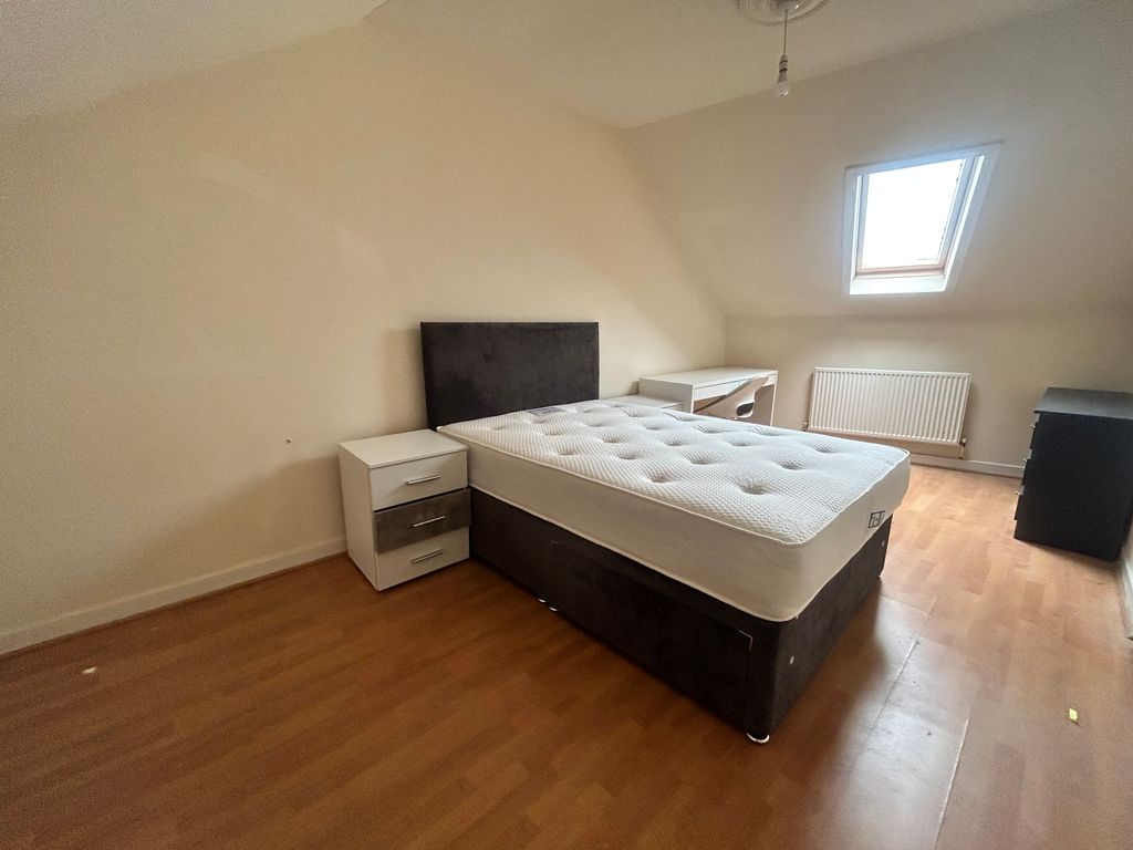 Additional image 4 of 2 bed flat to rentPort Street, Stirling FK8