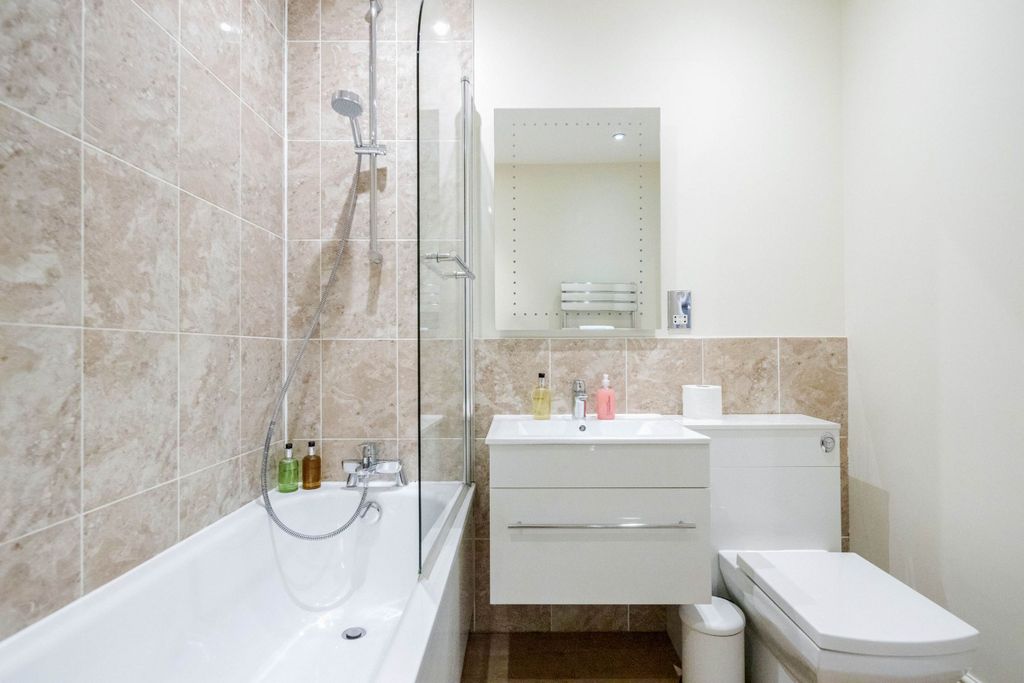 Additional image 24 of 2 bed flat to rentQueen Street, Maidenhead SL6