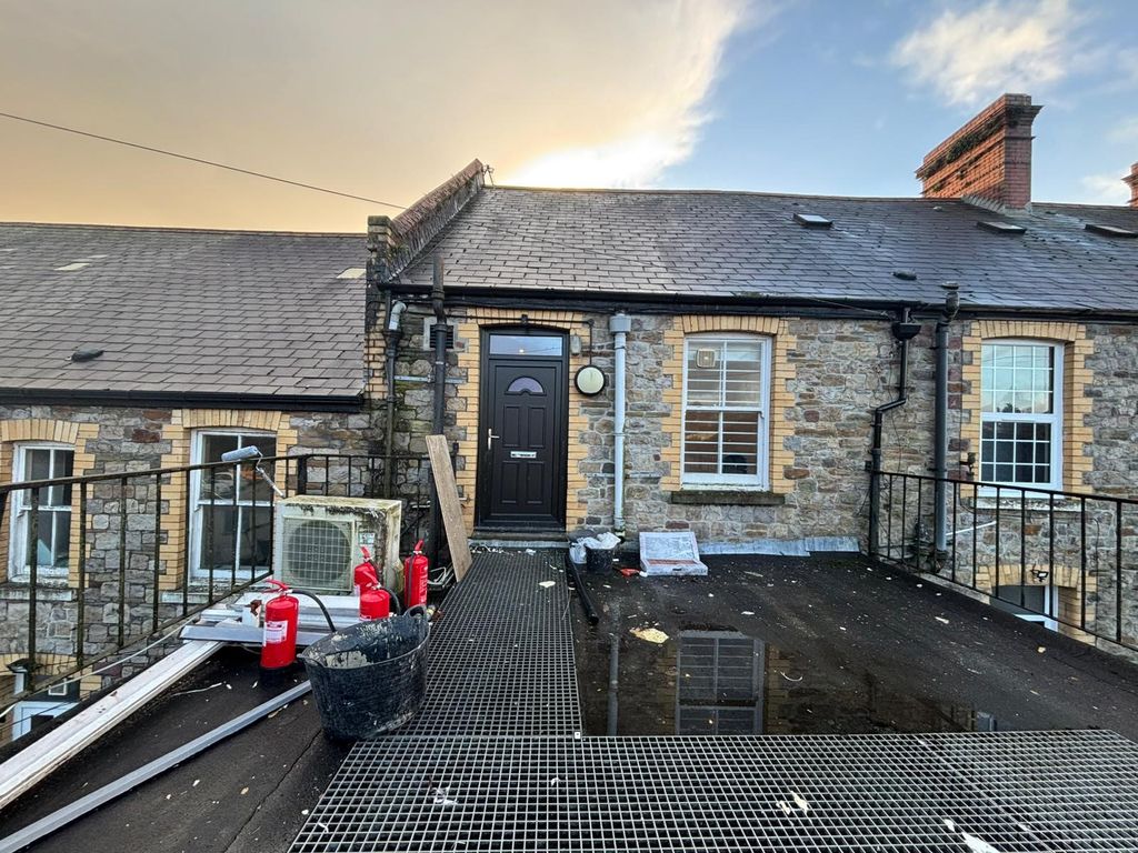Additional image 11 of 3 bed property to rentCollege Street, Ammanford SA18