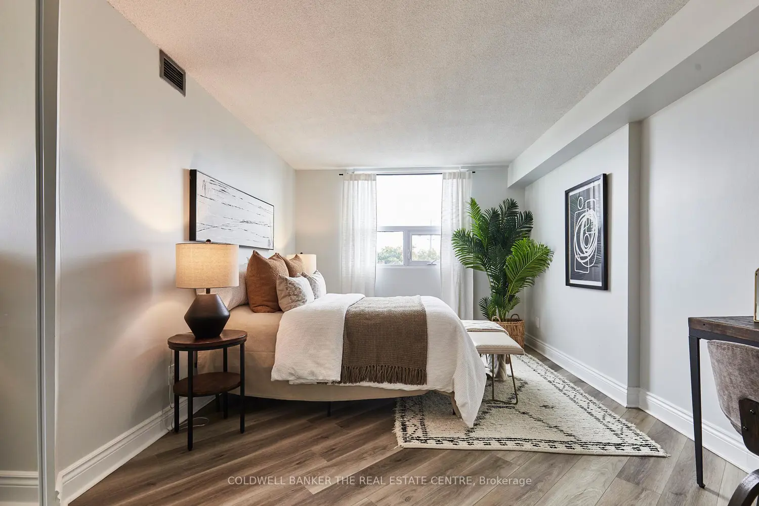 Additional image 11 of 2 Westney Road 401